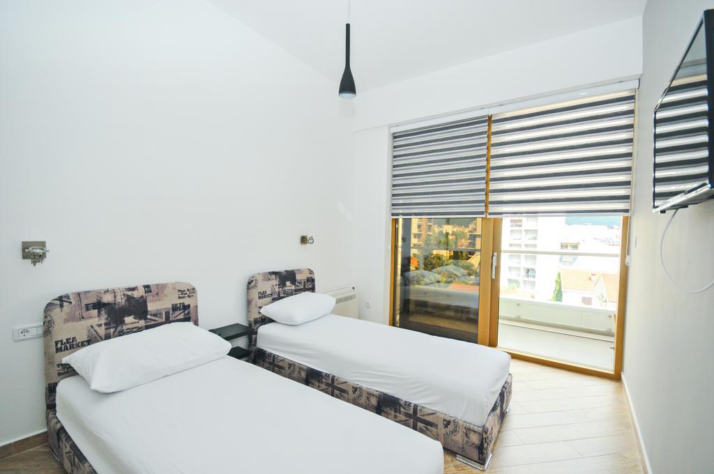Sea Breeze Lux Apartments 부드바 외부 사진