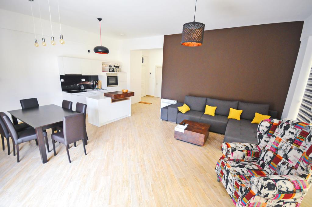 Sea Breeze Lux Apartments 부드바 외부 사진