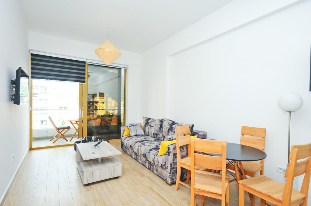 Sea Breeze Lux Apartments 부드바 외부 사진