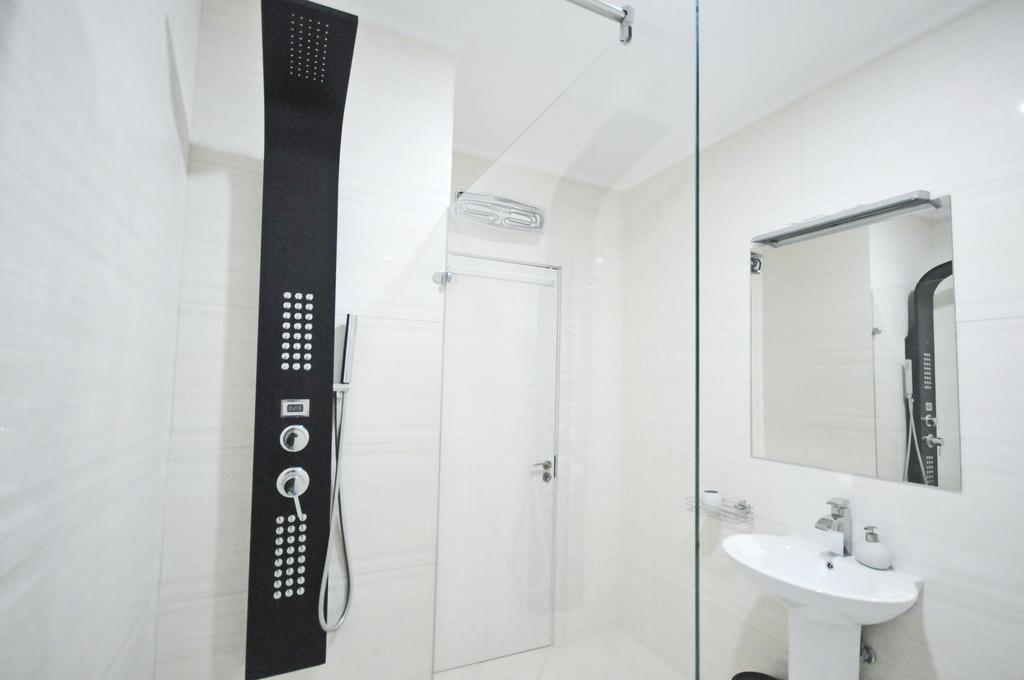 Sea Breeze Lux Apartments 부드바 외부 사진