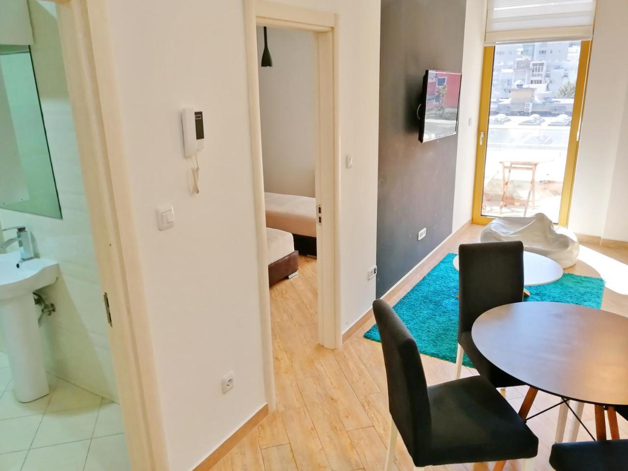 Sea Breeze Lux Apartments 부드바 외부 사진