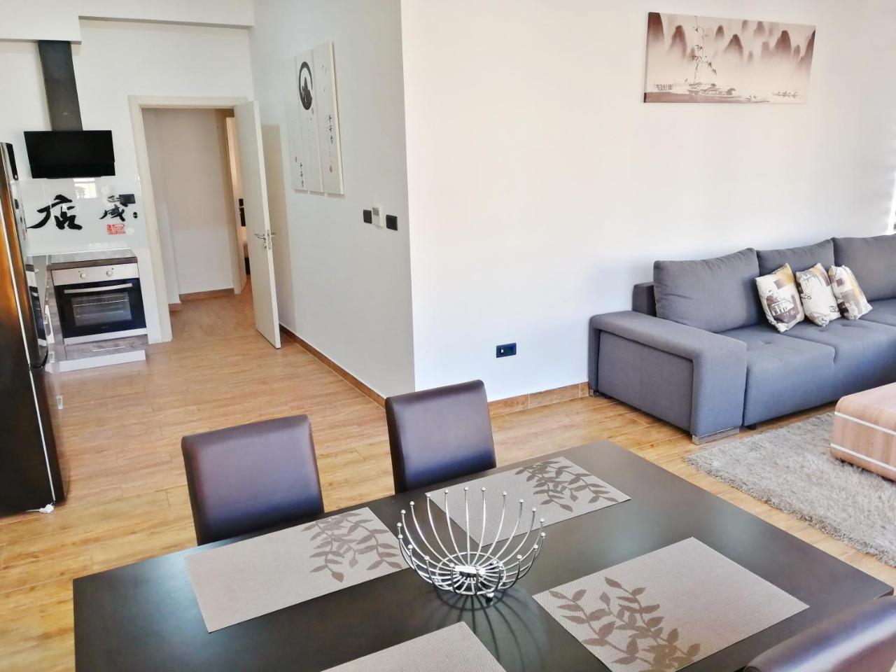 Sea Breeze Lux Apartments 부드바 외부 사진