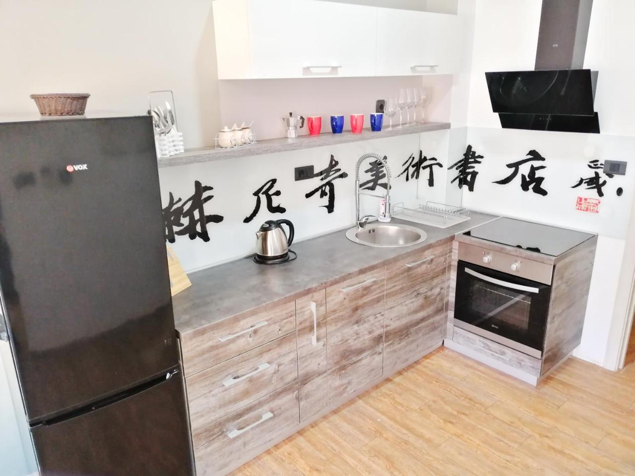 Sea Breeze Lux Apartments 부드바 외부 사진