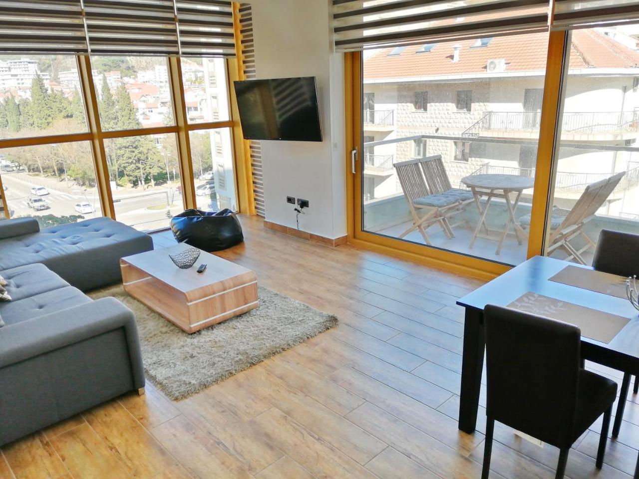Sea Breeze Lux Apartments 부드바 외부 사진
