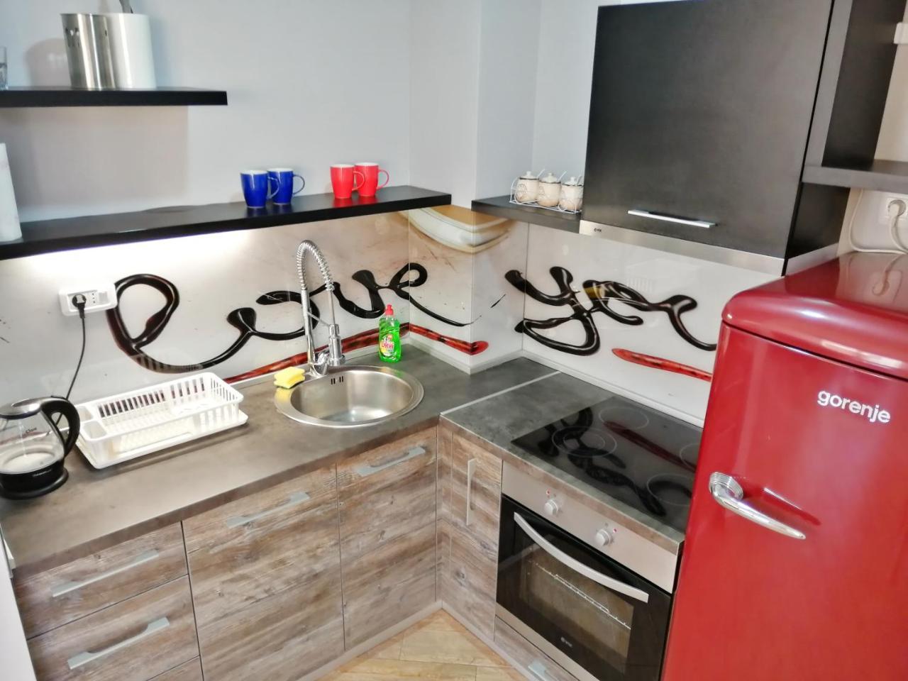 Sea Breeze Lux Apartments 부드바 외부 사진