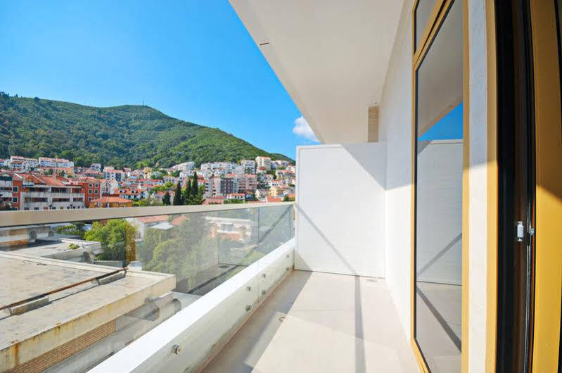 Sea Breeze Lux Apartments 부드바 외부 사진